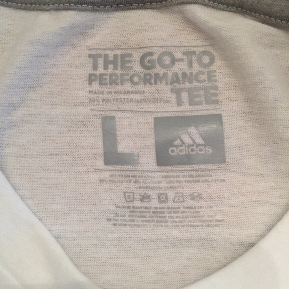 ❌SOLD❌ Adidas Men’s Graphic T-Shirt - Picture 4 of 6
